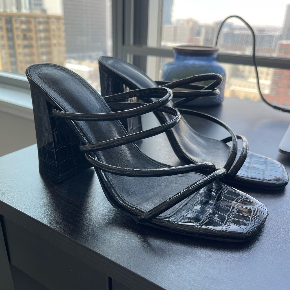 Black heeled sandals perfect for summer!